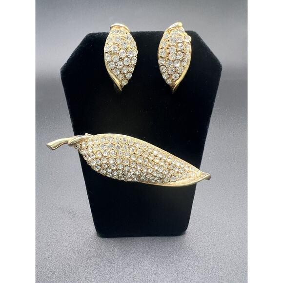 BLING! Vintage SIGNED WEISS Rhinestone Brooch Pin & Earrings Set Gold Plated - Picture 1 of 6